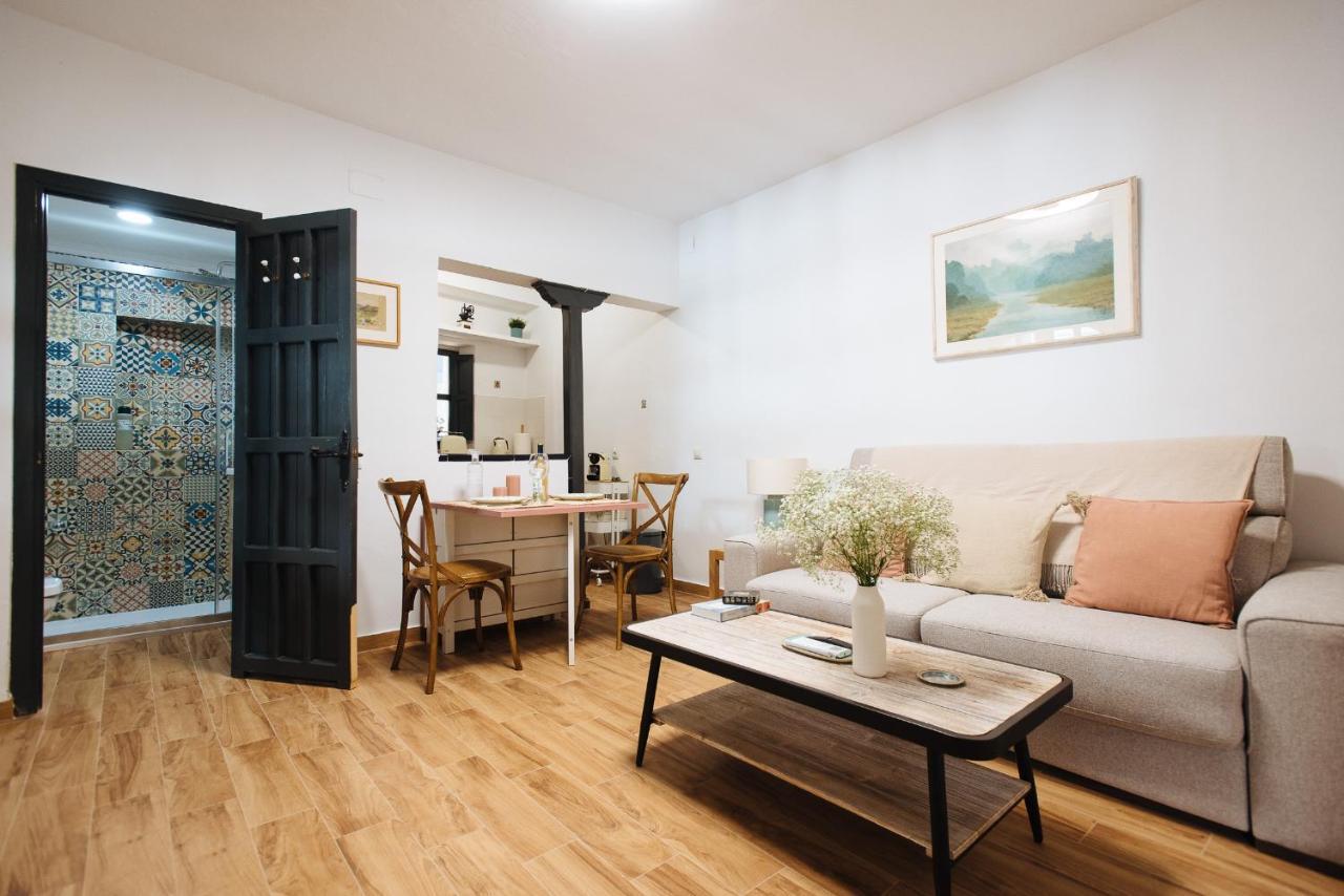 Aitana'S Retreat With Charming Garden Apartment Seville Exterior photo