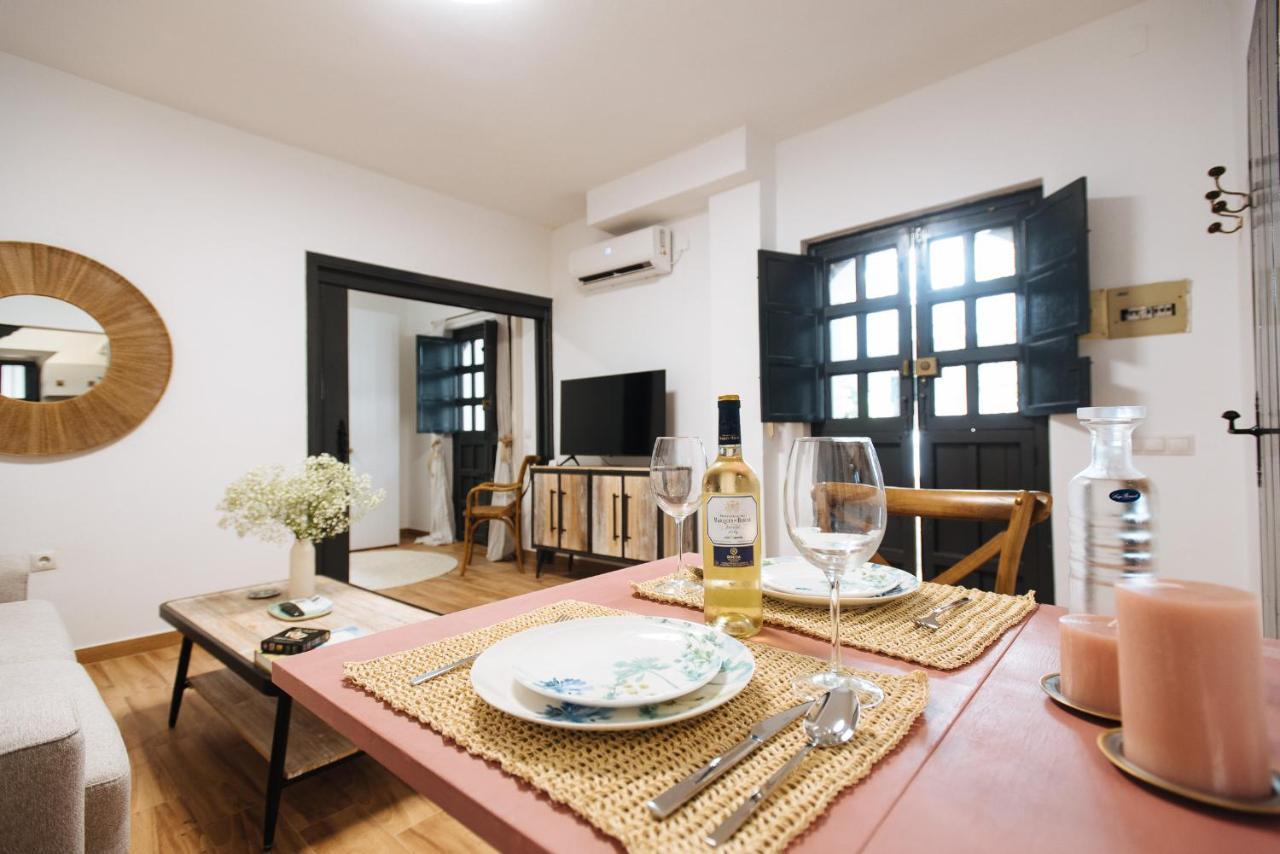 Aitana'S Retreat With Charming Garden Apartment Seville Exterior photo