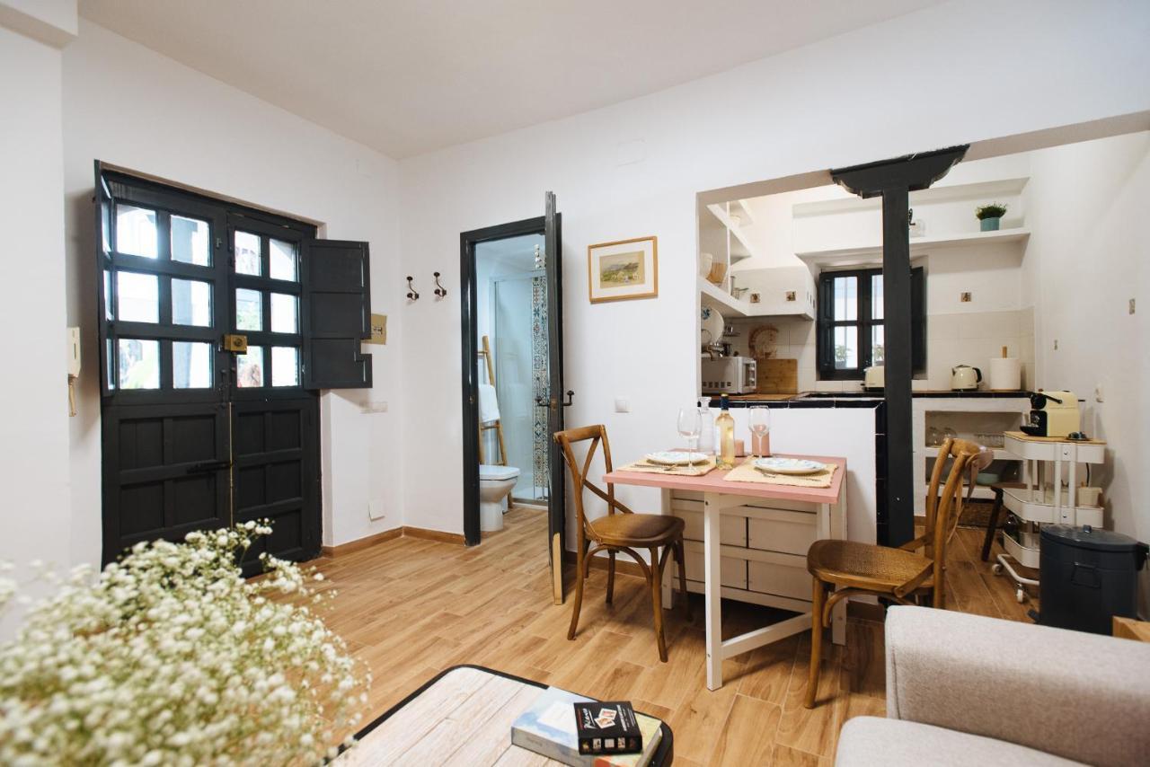 Aitana'S Retreat With Charming Garden Apartment Seville Exterior photo